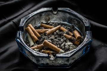 Cigarette ashtray