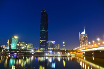 Obraz premium Vienna Uno City night view