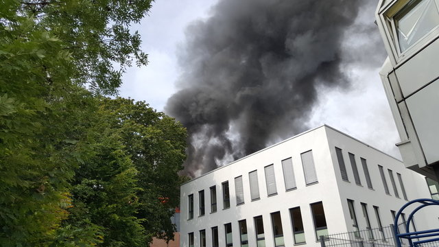 Rauch aus Gebäude
