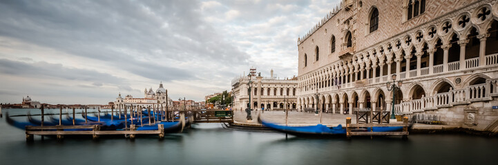 Naklejka premium Markusplatz Venedig