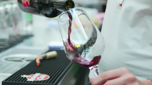Wine slowmotion