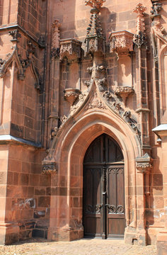 Rochlitz: Portal der Sp&auml;tgotischen Kunigundenkirche (1476, Sachsen)
