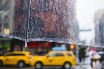 Papier Peint photo TAXI de new york il pleut à New York