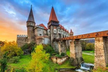 Foto op Aluminium Hunyad Castle / Corvin& 39 s Castle in Hunedoara, Roemenië. © SCStock