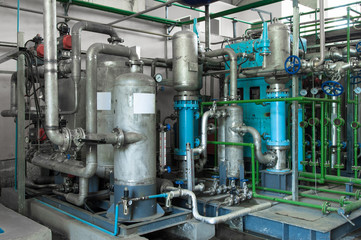 Factory and industrial production plant for the manufacture of beverages