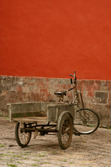 Fototapeta na wymiar Chinese delivery bicycle