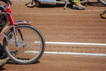 Speedway Maschine Vorderrad auf Sandbahn