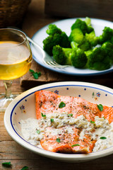 trout fillet  stewed with sauce .