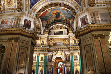 Fototapeta na wymiar inside St Isaac cathedral / St petersburg / Russia
