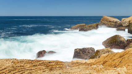 Fototapeta na wymiar ocean wave rock