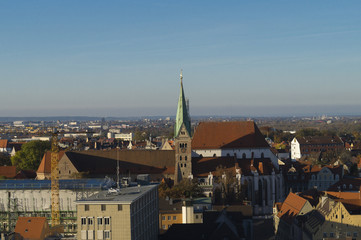 Blick auf die Augsburger Stadt im Herbst 