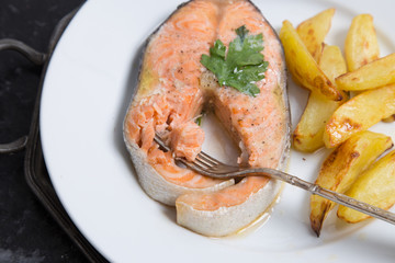 salmon meal and potatoes 