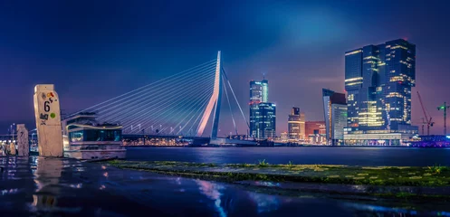 Foto op Aluminium Rotterdamse skyline bij nacht © straub-fotos.de