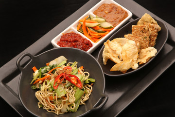 Lunch time - stir fry vegetable with noodles
