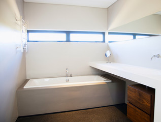 Fototapeta na wymiar Beautiful Bathroom Interior in New Luxury Home