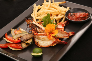 Jumbo prawns served with french fries