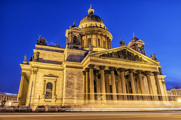 Fototapeta na wymiar Winter view of St. Isaac's Cathedral in St. Petersburg winter vi
