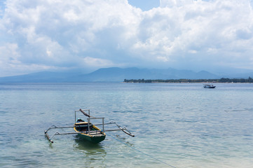 Bateau au bord de l'île Gili Meno, Lombok, Indonésie