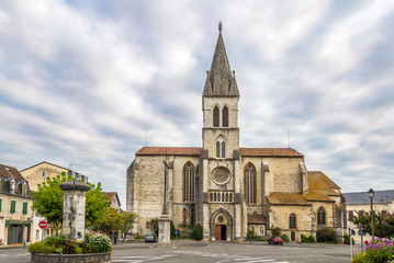 Fototapeta na wymiar Church Saint Pierre in Orthez - France
