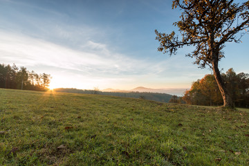 Sonnenaufgang im Herbst
