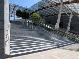 Scala immensa a Milano - Garibaldi