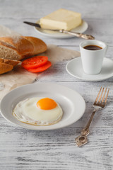 Scrambled eggs on a plate