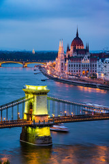 Fototapeta na wymiar Budapest Parliament at twilight