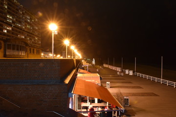 Promenade bei Nacht