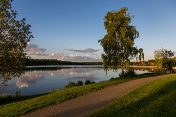 Fototapeta premium Der Weg am See