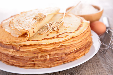 stack of crepe