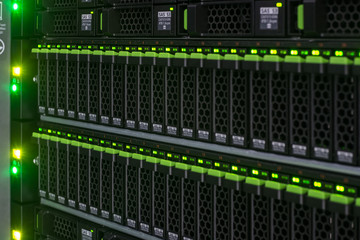 Array disk storage in data center