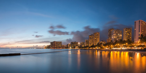 Fototapeta na wymiar Sunset at Waikiki Beach