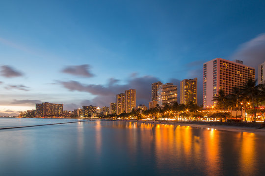 Sunset at Waikiki Beach © Pixelatelier.at