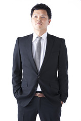 スーツ姿の男性