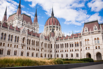 Naklejka premium Parliament of Budapest, Hungary. Cultural heritage. Travel destination. Architectural theme. Lajos Kossuth square.