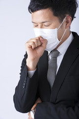 マスクをした男性