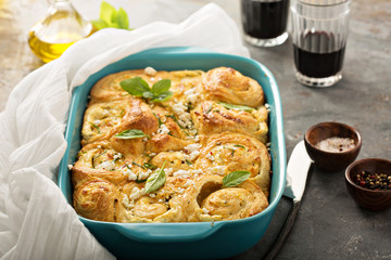 Cheese rolls with herbs