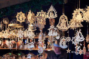 Obraz premium Colorful close up details of christmas fair market. Decorations for sales.