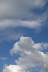 Obraz premium Clouds in the blue sky
