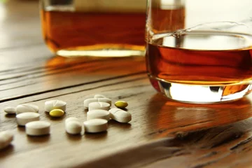 Foto auf Acrylglas Bar tabletten alkohol cocktail III