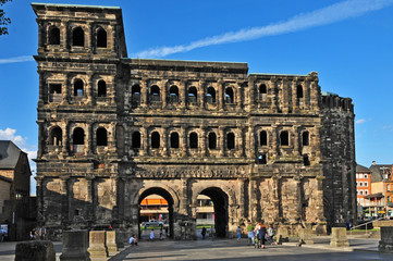 Fototapeta na wymiar Treviri (Trier), Germania - la Porta Nigra