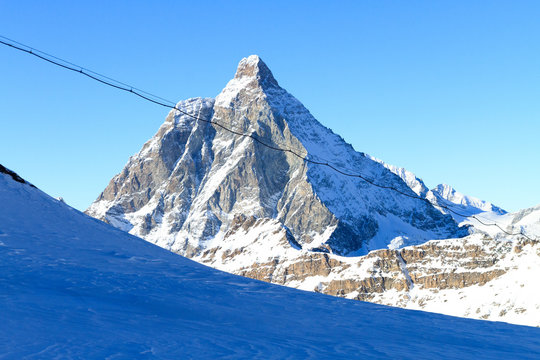 รูปภาพBreuilCervinia เลือกดูภาพถ่ายสต็อก เวกเตอร์ และวิดีโอ1,808