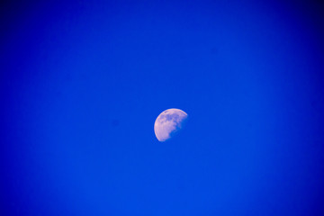 Moon in Night Sky © underworld