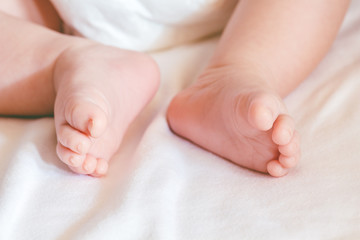 Obraz na płótnie Canvas New born baby feet