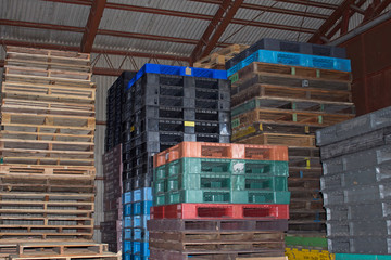 パレット　倉庫