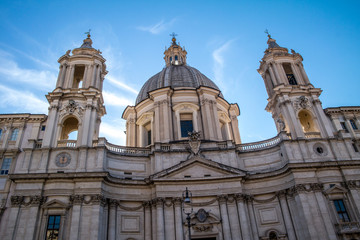 Fototapeta na wymiar majestic view of an old church in Rome