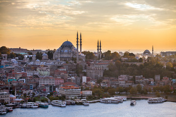 Obraz premium The historic center of Istanbul at sunset. Golden Horn, Turkey.