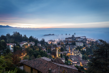 sunrise fog bergamo città alta