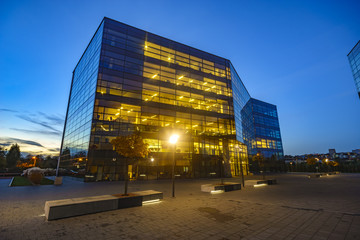 Obraz premium Modern office building