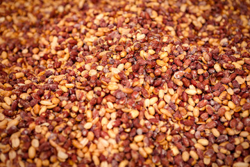 Unpeeled fried peanuts